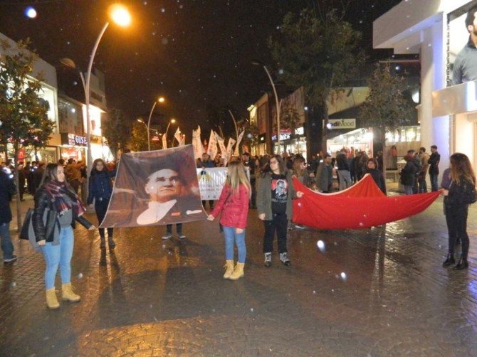 Sakarya’da ‘Cumhuriyet Yürüyüşü’ Gerçekleşti