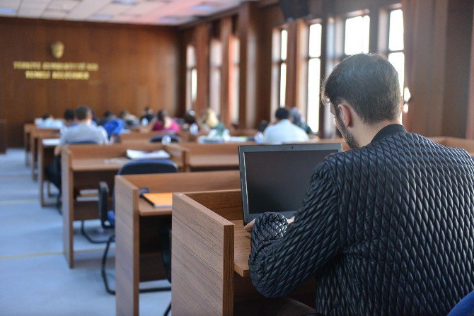 Saü’de Öğrencilere Ödünç Bilgisayar