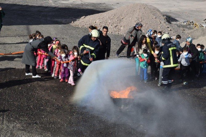 Anaokulu Öğrencileri Osb İtfaiye Müdürlüğünü Ziyaret Etti