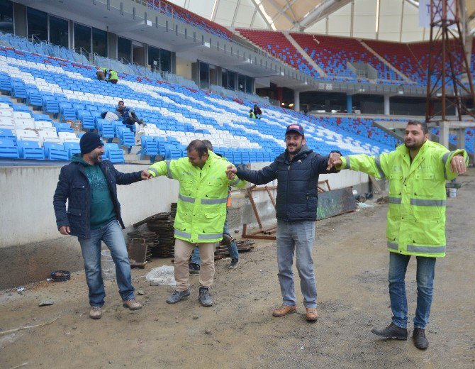 Akyazı Arena’da Şampiyonlar Ligi Müziği