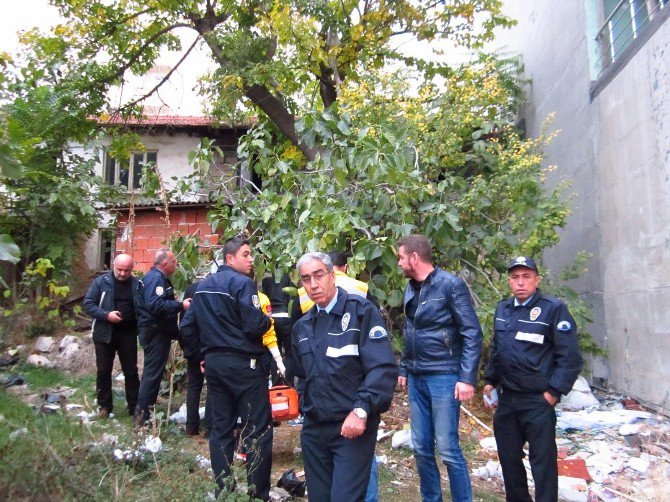 Kanlar İçinde Bulunan Şahsa Saldırının Sebebi Bilen Yok