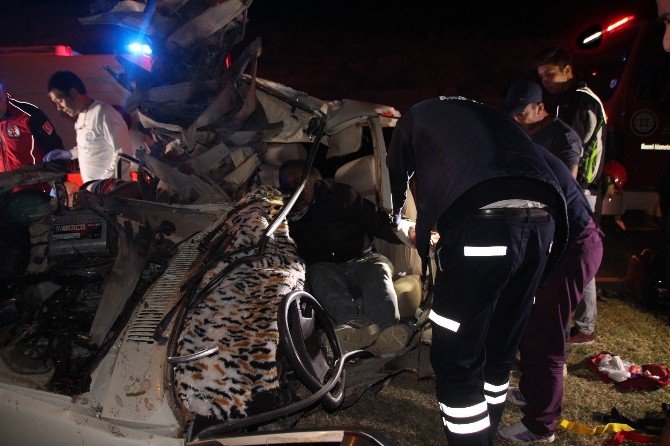 Bodrum’da Feci Kaza, Otomobil İkiye Bölündü; 1 Öldü, 1 Yaralı