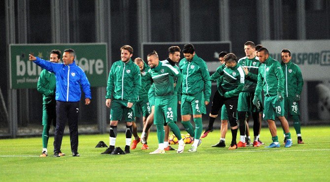 Bursaspor’da Karabükspor Mesaisi Başladı