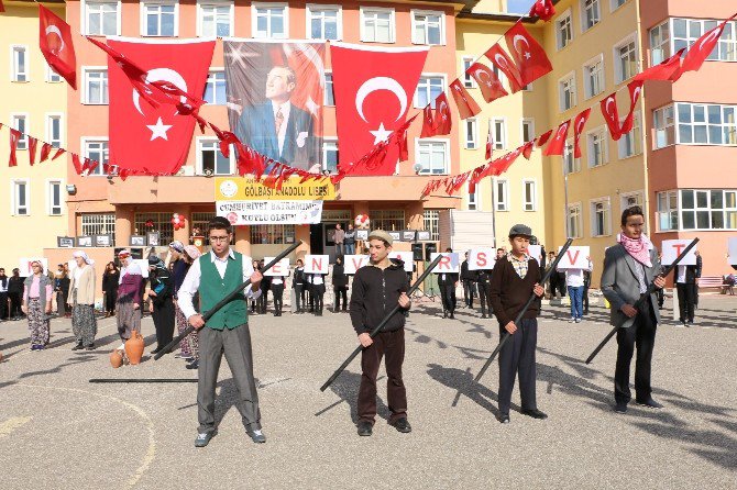 Cumhuriyet Bayramı Etkinliğinde 15 Temmuz Şehitleri Unutulmadı