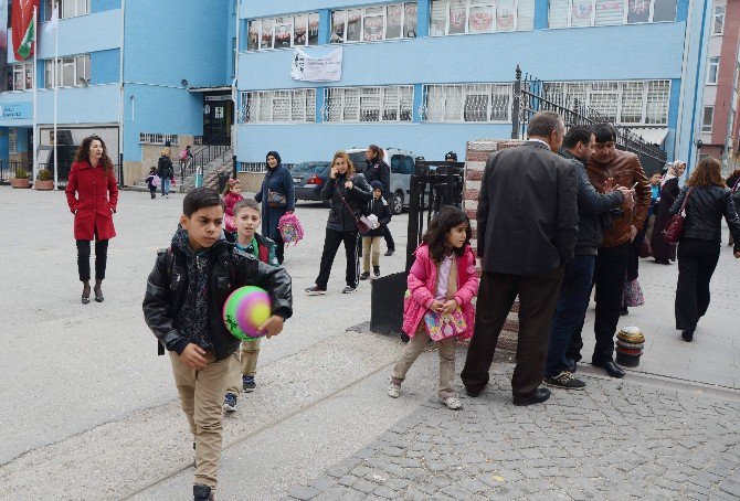 Velililer O Öğretmene Sahip Çıktı