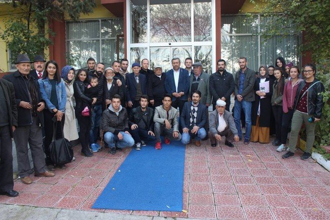 Eskişehir Ülkü Ocakları’ndan Yaşlı Bakım Ve Huzur Evlerine Ziyaret