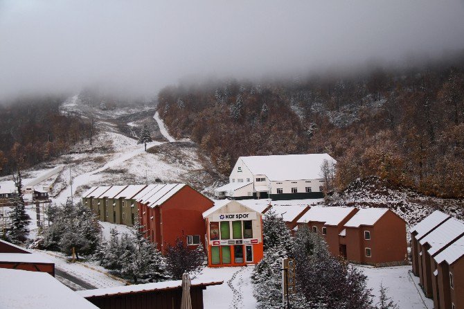 Kartepe’ye Yılın İlk Karı Düştü