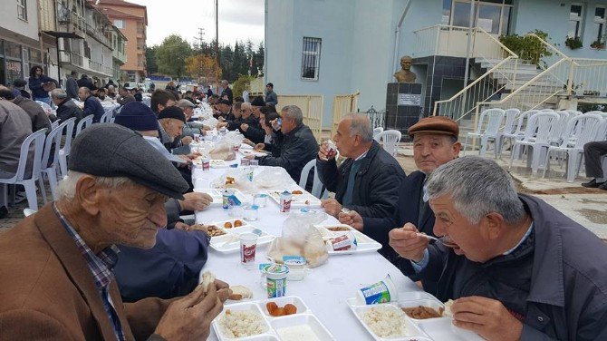 Başkan Yalçın, Merhum Babası İçin Mevlit Okuttu