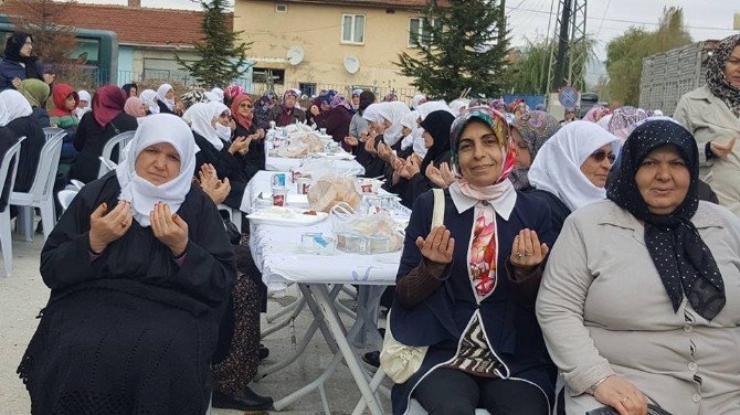 Başkan Yalçın, Merhum Babası İçin Mevlit Okuttu