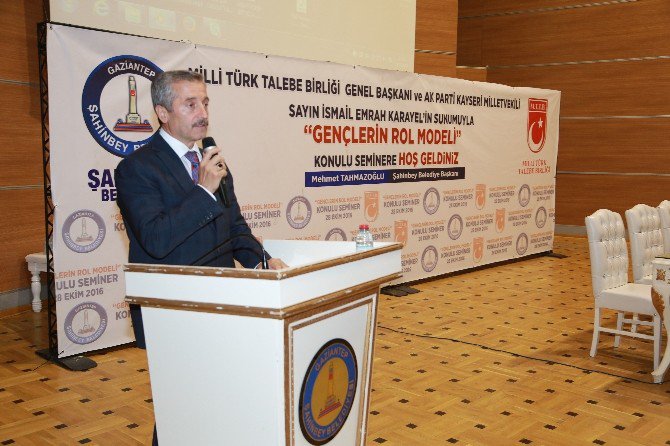 Milletvekili Karayel’den “Gençlerin Rol Modeli” Semineri