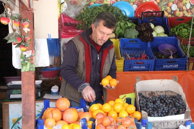 Kış Ayının Vitamin Deposu Meyveler Tezgahlarda Yerini Aldı