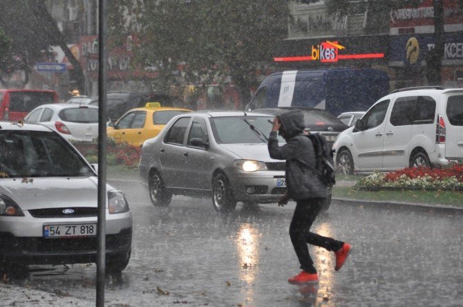 Sakarya Yeni Haftaya Yağmurla Başladı