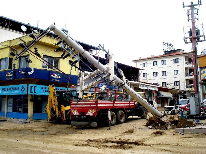 Sarıgöl’de Elektrik Kabloları Yeraltına Alınıyor