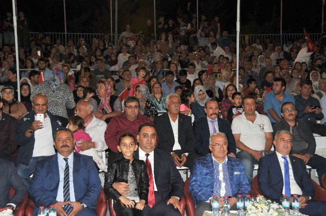 Tarsus’ta "Demokrasi Ve Cumhuriyet Konseri"