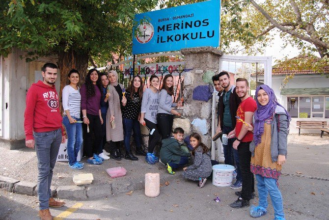 Üniversiteli Gençlerden, İlkokula Renkli Katkı