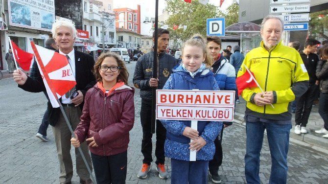 Burhaniye’de Yelken Kulübü Öğrenci Kayıtlarına Başladı