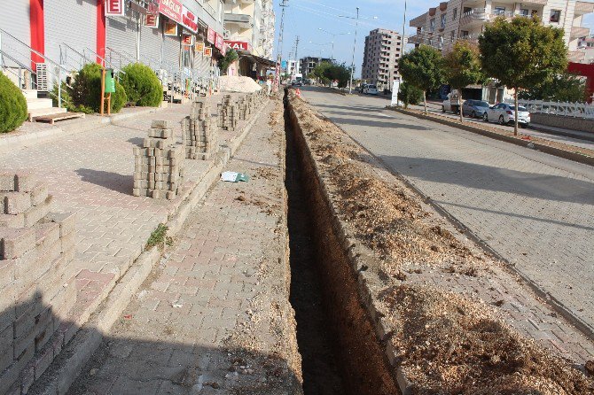 Hastane Çevresindeki Elektrik Telleri Yer Altına Alınıyor