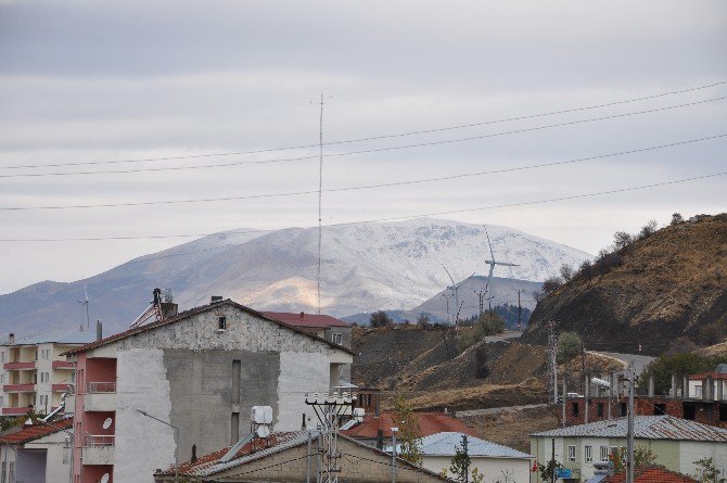 Sincik Ve Çelikhan’a Yılın İlk Karı Düştü