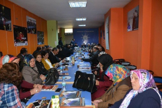 Ardahan Ak Parti’de Toplumsal Eşitlik Cinsiyet Toplantısı Yapıldı