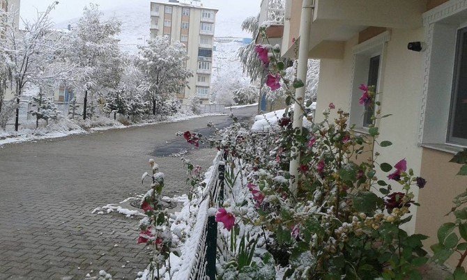 Bayburt’ta Mevsimin İl Karı Yağdı