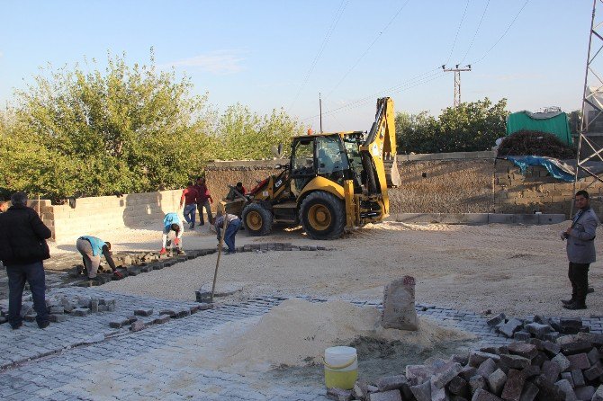 Eyyübiye’de Yol Yapım Çalışmaları Sürüyor