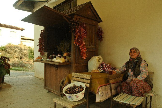 Fotoğraf Dostları Birgi’yi Gezdi