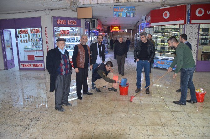 Yeraltı Çarşısı Sular Altında Kaldı