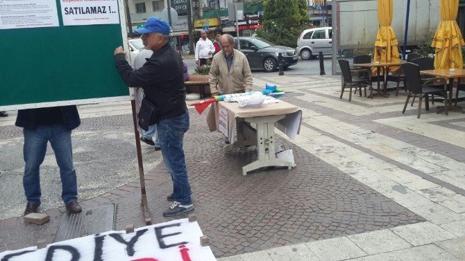 Kuşadası Belediye Mülklerinin Satılmaması İçin İmza Kampanyası Başlatıldı