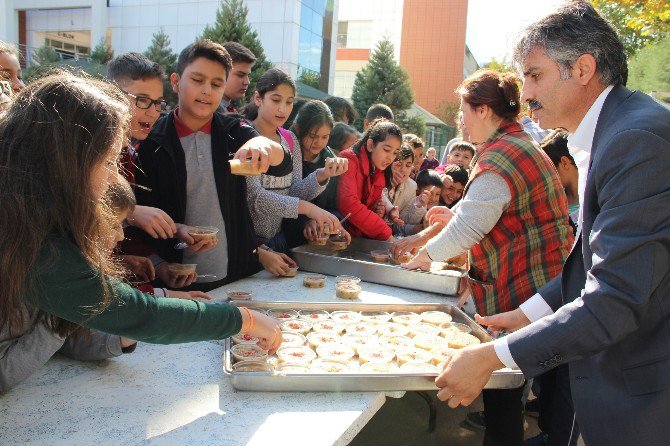 Kahraman Ömer Halisdemir’in Adı Verilen Okulda İlk Aşure Etkinliği Düzenlendi