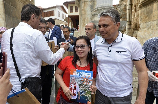 Başkan Uysal Kaleiçi Rehberliği Yaptı