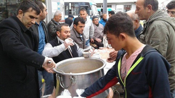 Sorgun Engelliler Umut Derneği Bin Kişiye Aşure Dağıttı