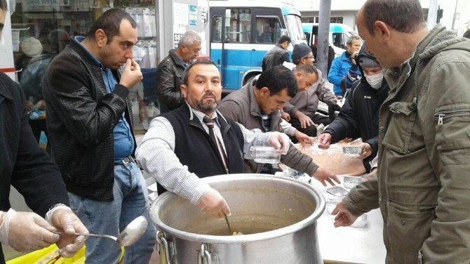 Sorgun Engelliler Umut Derneği Bin Kişiye Aşure Dağıttı