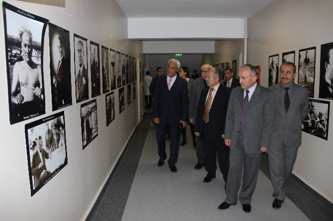 Ted Kolejin’den "Çağdaş Atatürk" Fotoğraf Sergisi Ve İmza Günleri