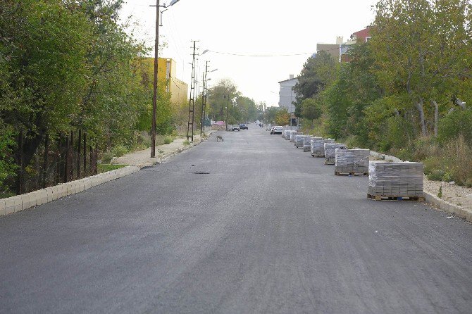 Eski Kavaklı Caddesi’nde Sıcak Asfalt Serimi Tamamlandı