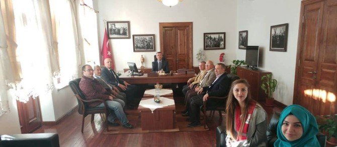 Kızılay Edremit Şubesi’nden Kaymakam Sırmalı’ya Ziyaret