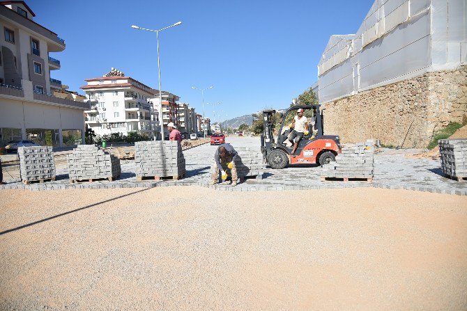 Alanya Üniversite Caddesine Sıcak Asfalt