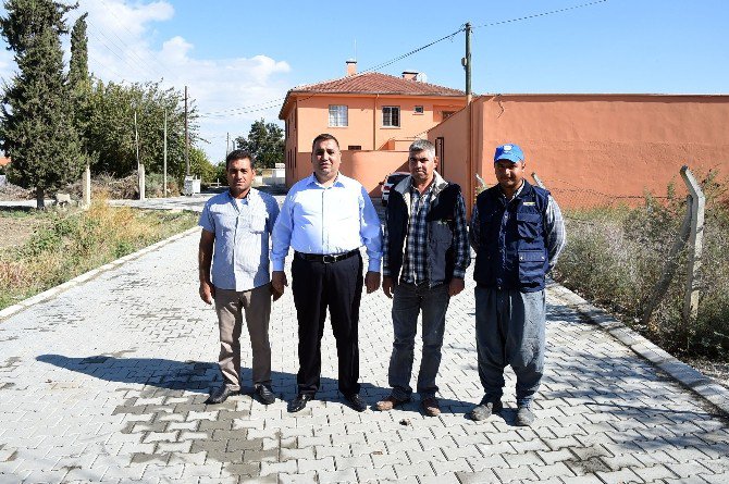 Tarsus’un 4 Ayrı Noktasına Parke Taşı Döşeniyor