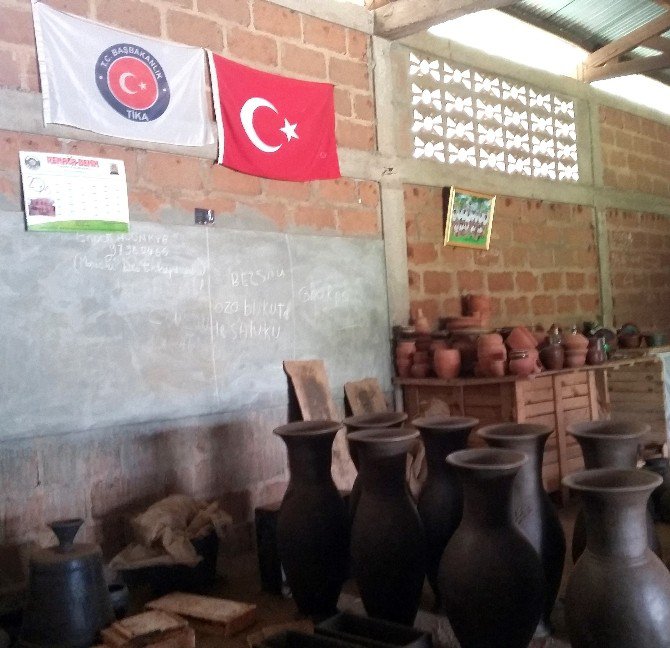 Benin’de Üretilen Çömlekler Ankara’da Satışa Sunuluyor