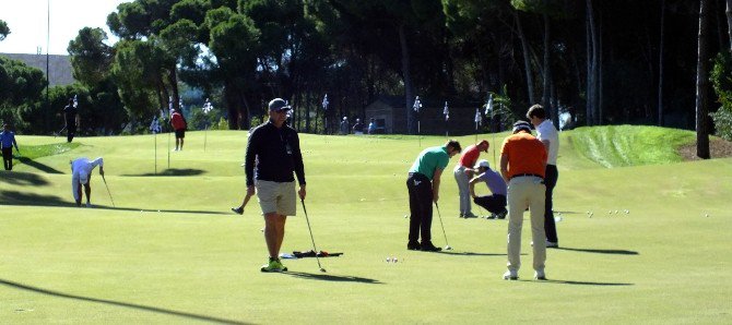 Bakan Çavuşoğlu Golf Sahasında