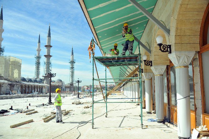 Kuzey Yıldızı Külliyesi İnşaatı Hızla İlerliyor