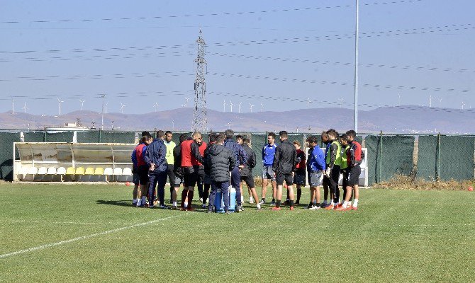 Feyyaz Uçar, Bandırmaspor’un Başında İlk Antrenmana Çıktı