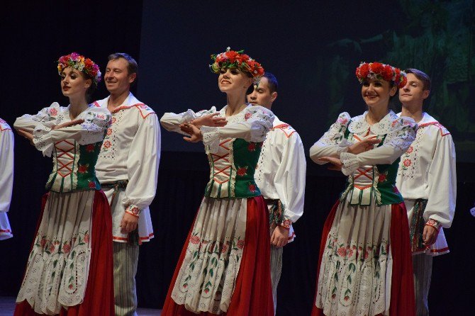 Belarus Cumhuriyeti Devlet Dans Topluluğu İzleyenleri Büyüledi