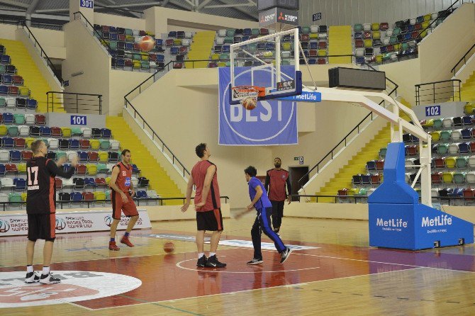 Basketbolda Balıkesir Derbisi