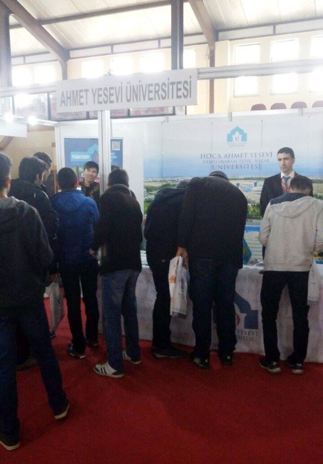 Ahmet Yesevi Üniversitesi Samsun Eğitim Fuarında