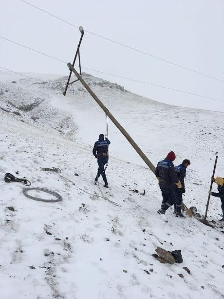 Dondurucu Havada Elektrik Arızasını Giderme Çalışması