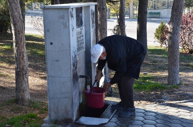 37 Saatlik Su Kesintisini Duyan Vatandaşlar Hazırlık Yaptı