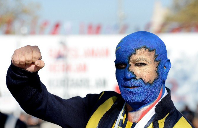 Fenerbahçe Taraftarları Kadıköy Yolunda