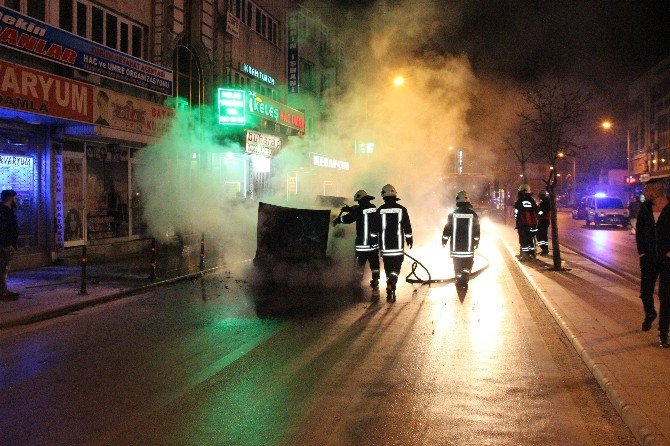 Seyir Halindeki Otomobil Yandı