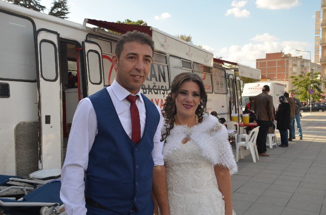 Gelin Ve Damat Nikah Masasından Kalkıp Kan Vermeye Koştu...