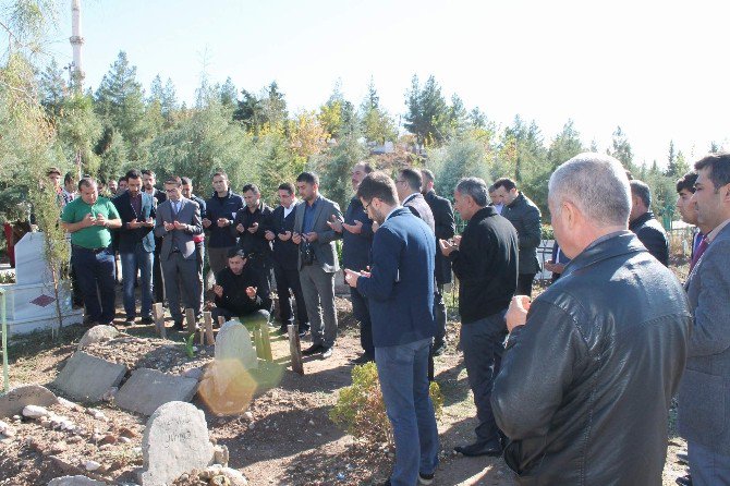 Öldürülen Avukat Mezarı Başında Anıldı